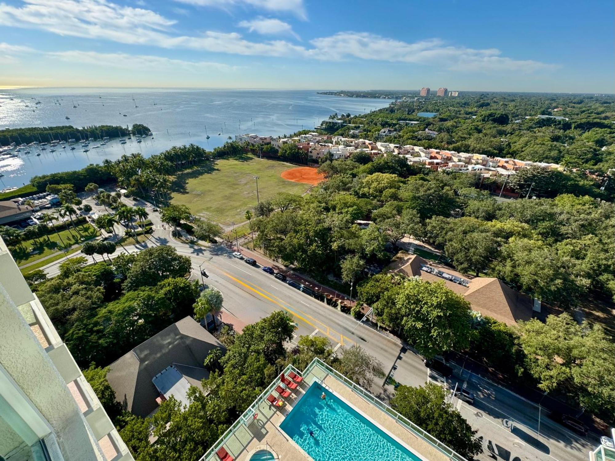 Balcony Ocean View ! Pool - Wifi - Gym - Parking Appartement Miami Buitenkant foto